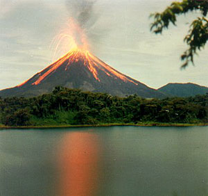 Volcan en éruption